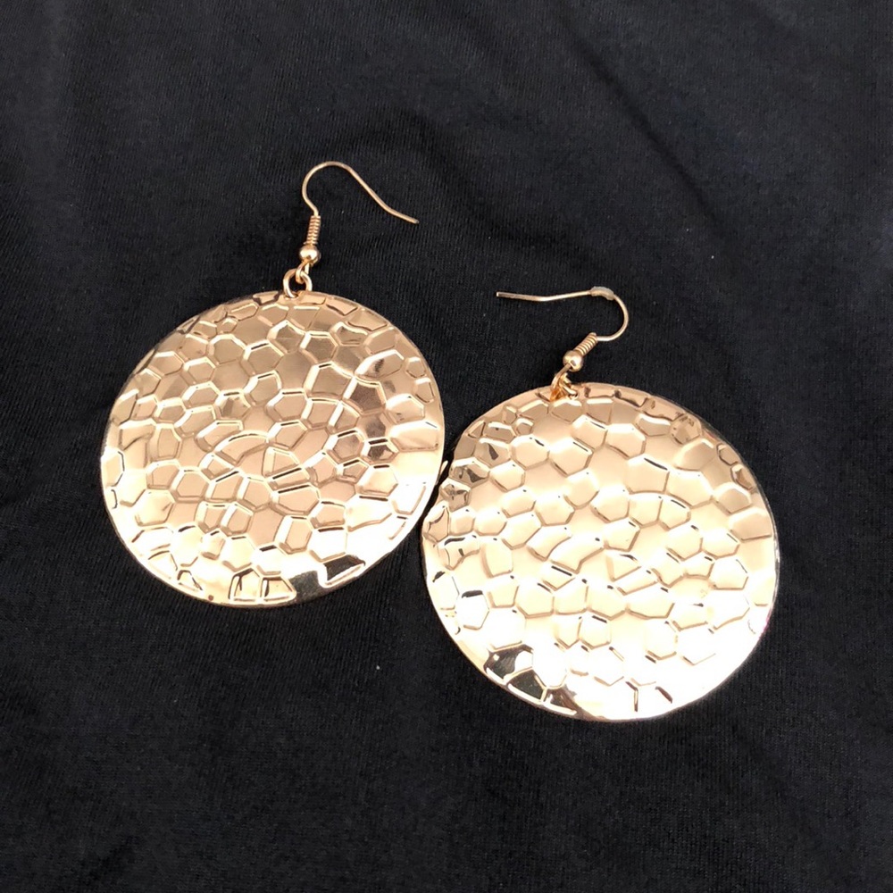Gold Leaf 🍃 Statement Jewelry Set - Picture 2 of 2